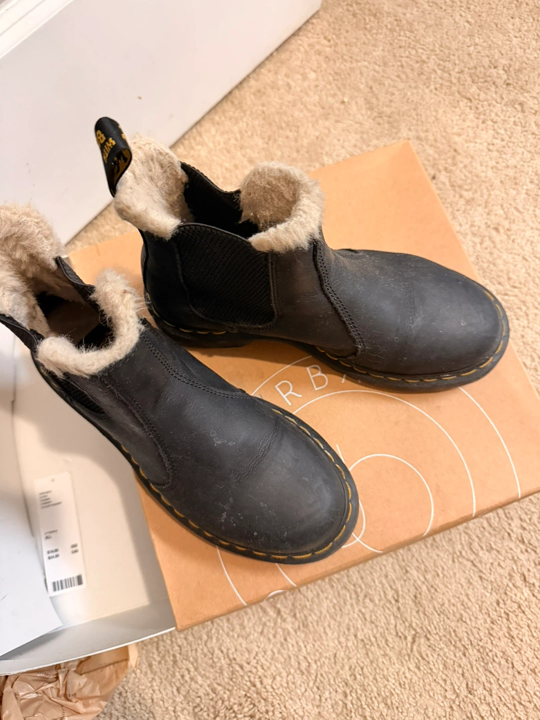 Dr. Martens Leona Faux Fur Lined Chelsea Boots, US 7 - photo 2