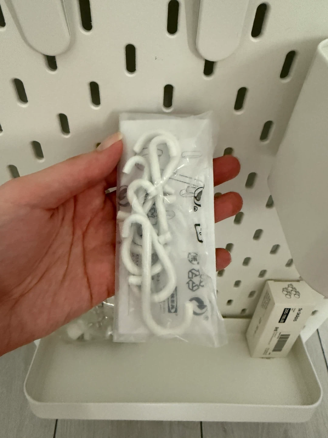 IKEA pegboard + accessories - photo 3