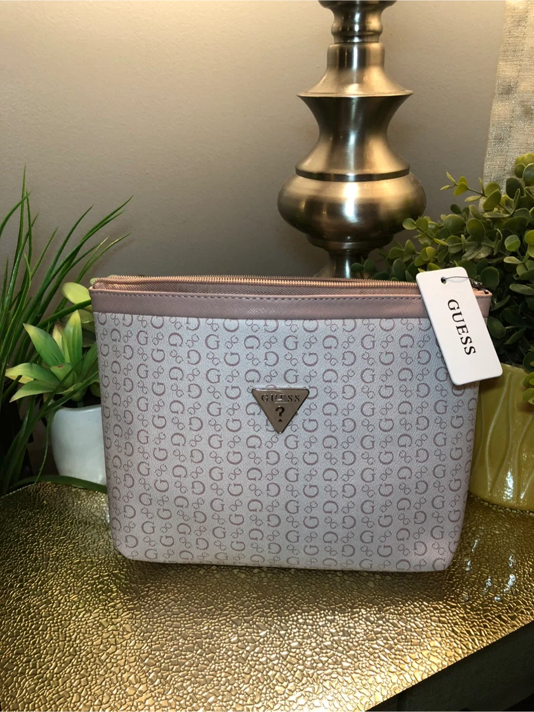 New GUESS Cosmetic Bag image indicator(5)