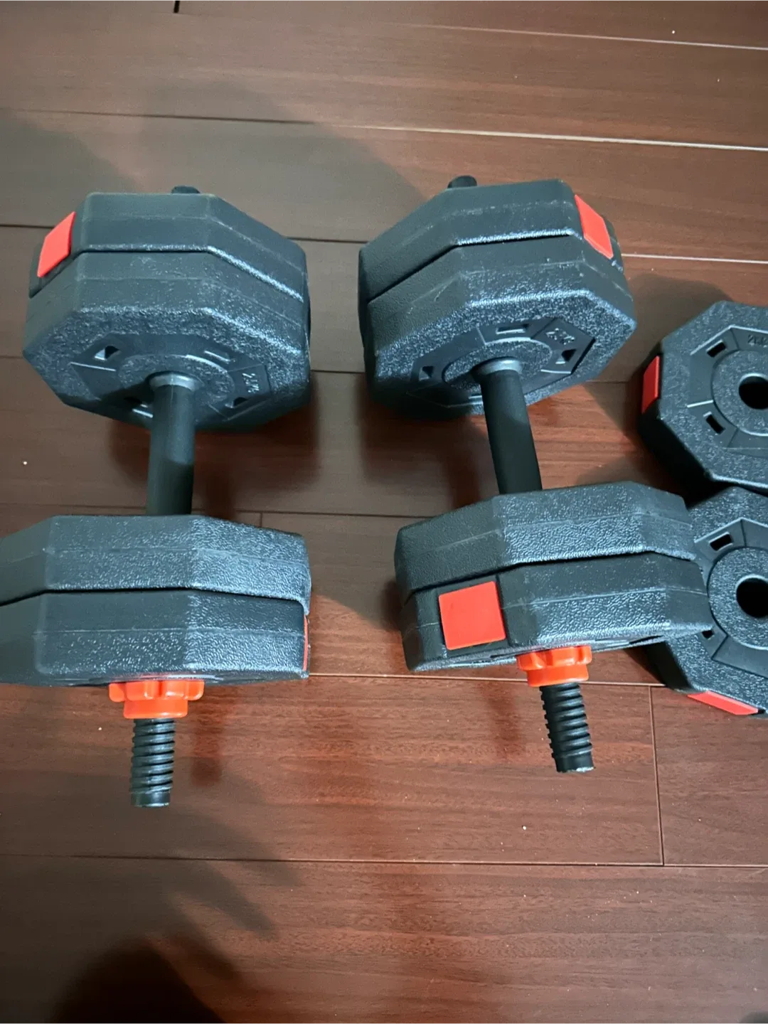 Set of 24 kg Adjustable Dumbbells image indicator(6)