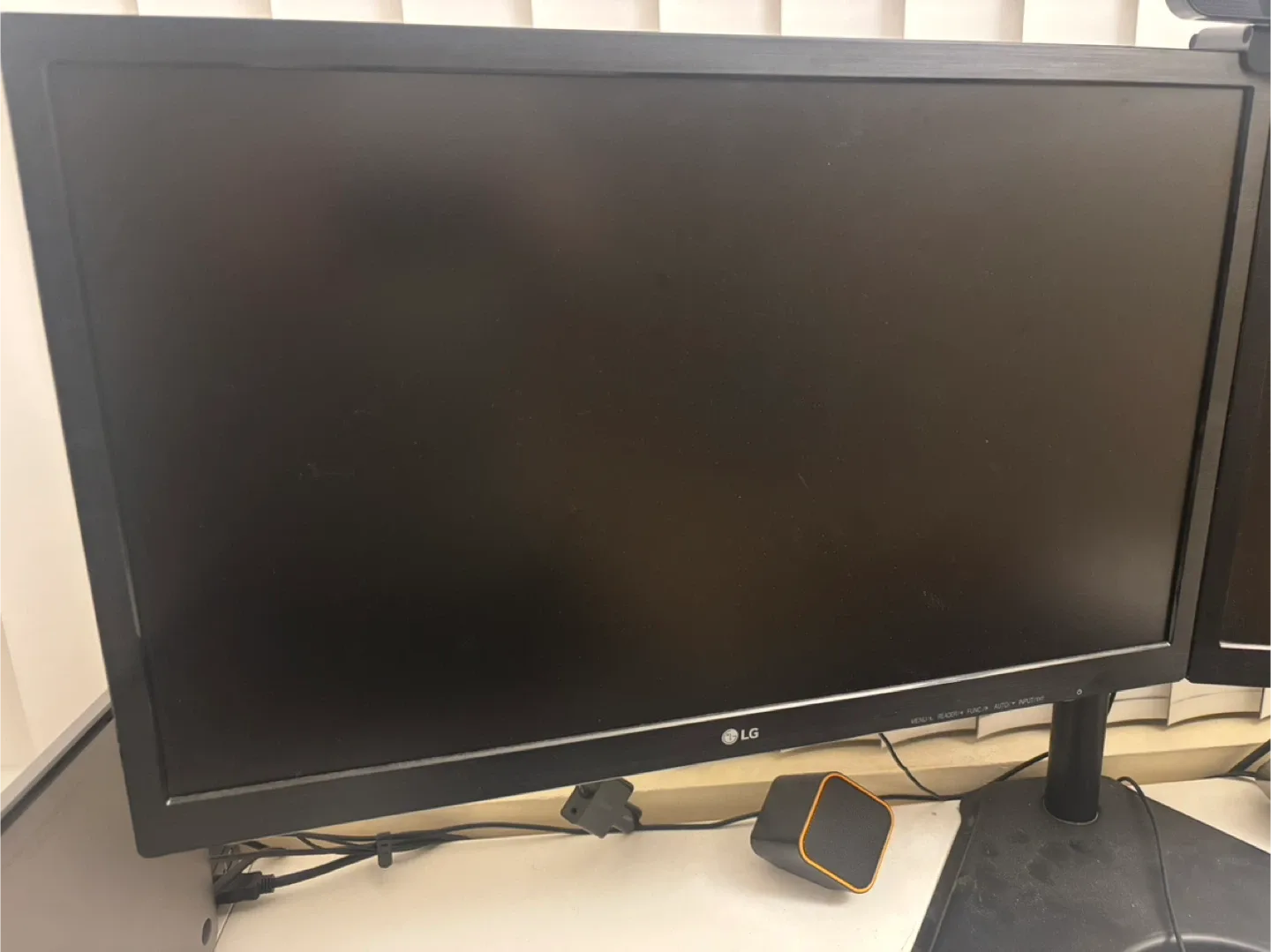 LG Monitor & Dual-monitor Stand image indicator(2)