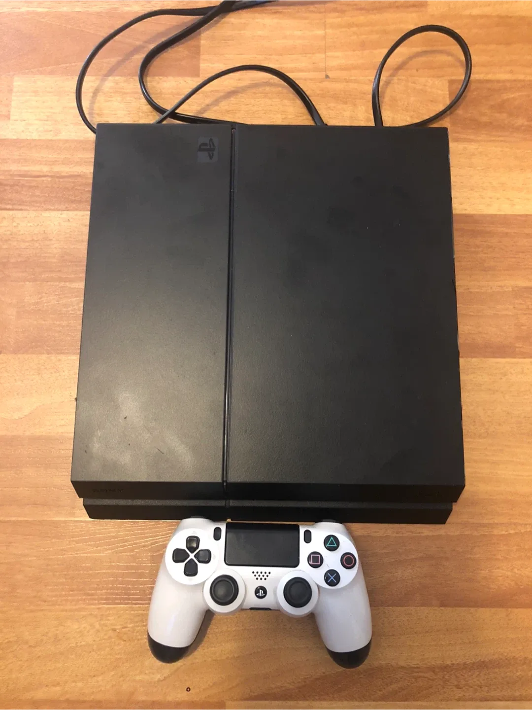 PlayStation 4 (PS4) Console with Controller image indicator(4)