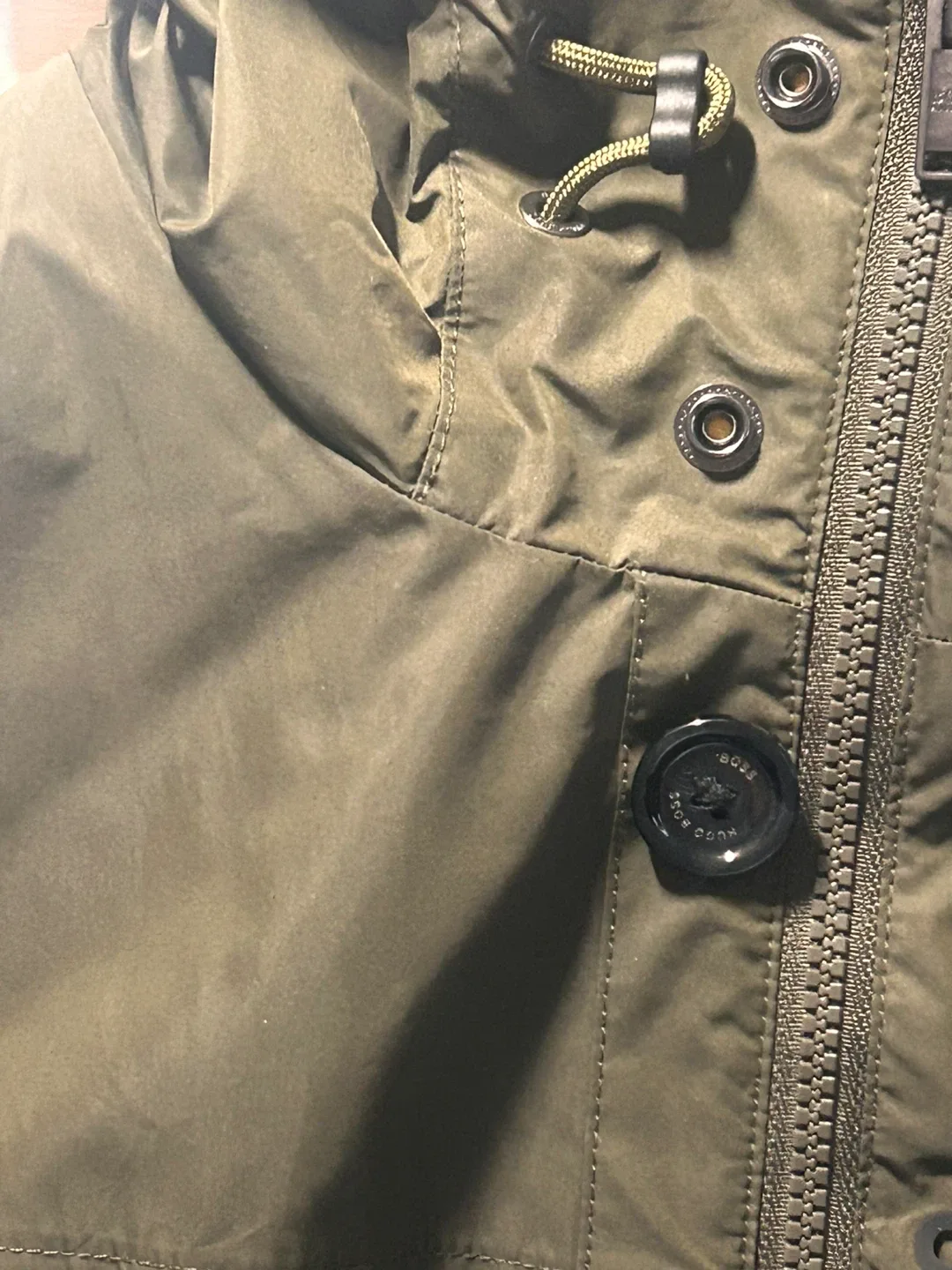 Hugo Boss Olive Green Combat original  recibe upon request image indicator(7)