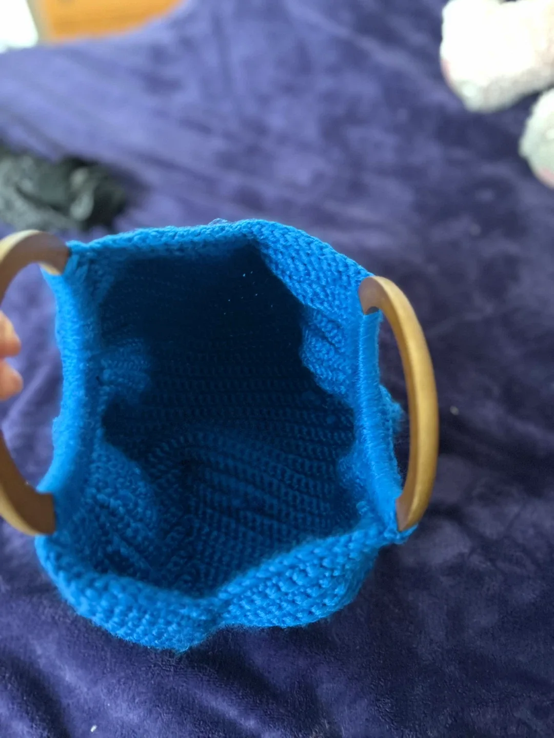 Blue Knitted Handbag with Wooden Handles image indicator(2)