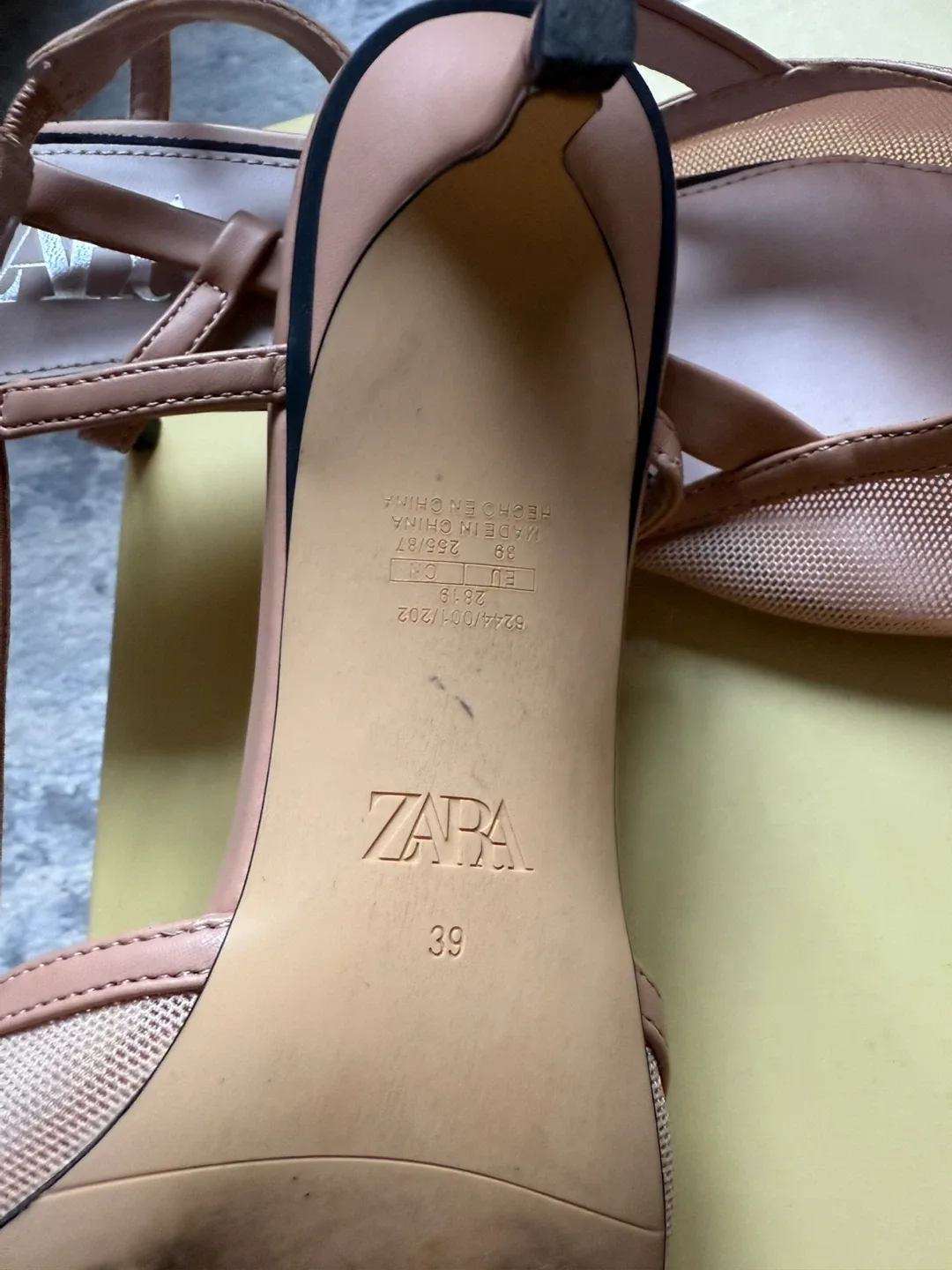 Zara Heels Size 39 image indicator(3)