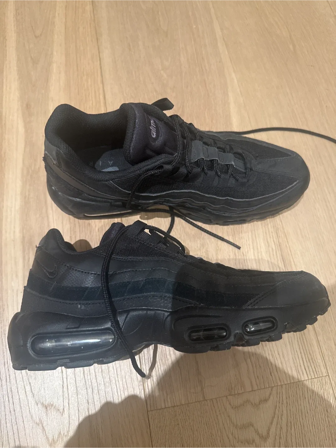 Nike Air Max 95 US 9.5 image indicator(2)