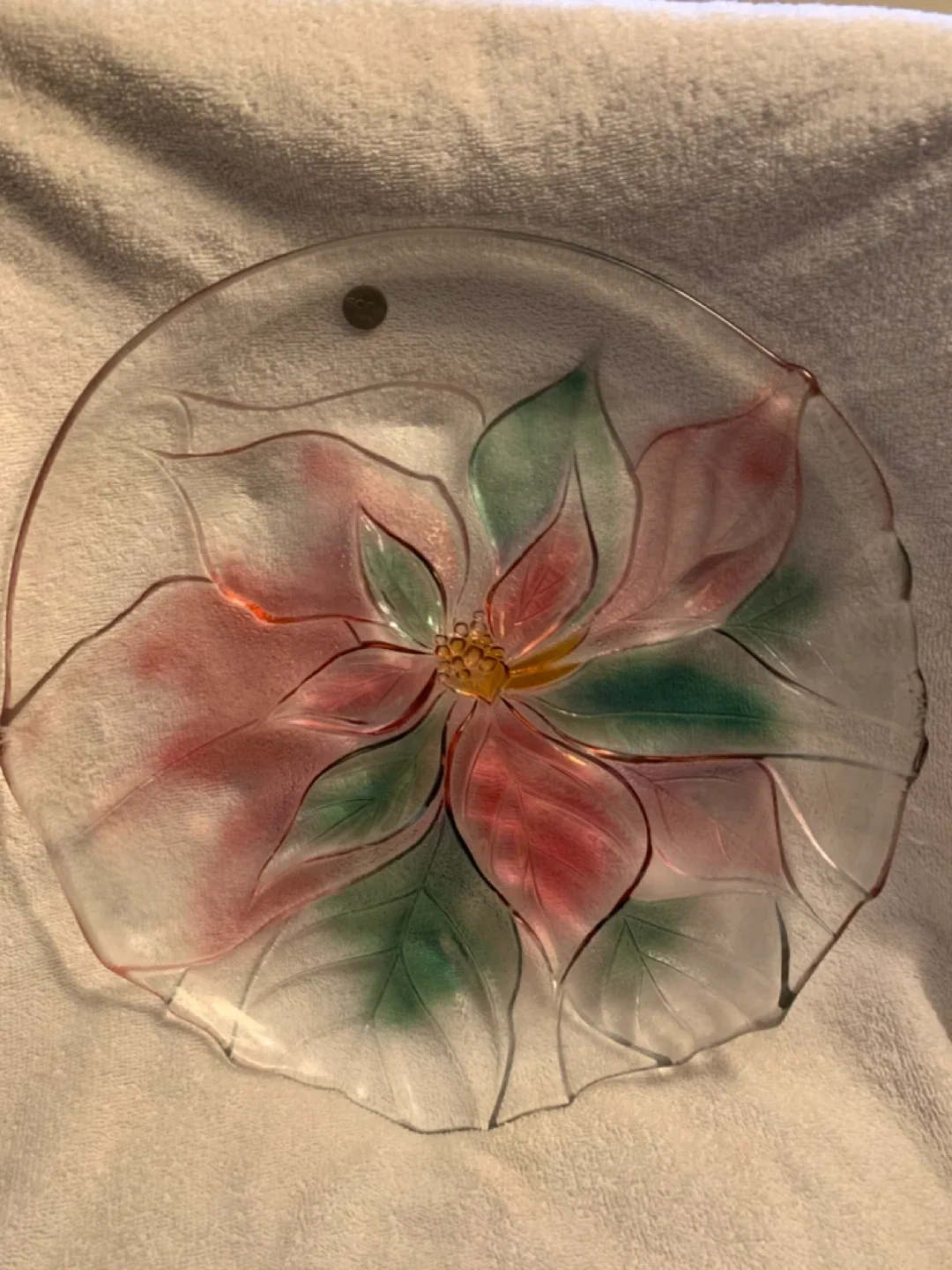 Soga Japan Christmas poinsettia glass plate