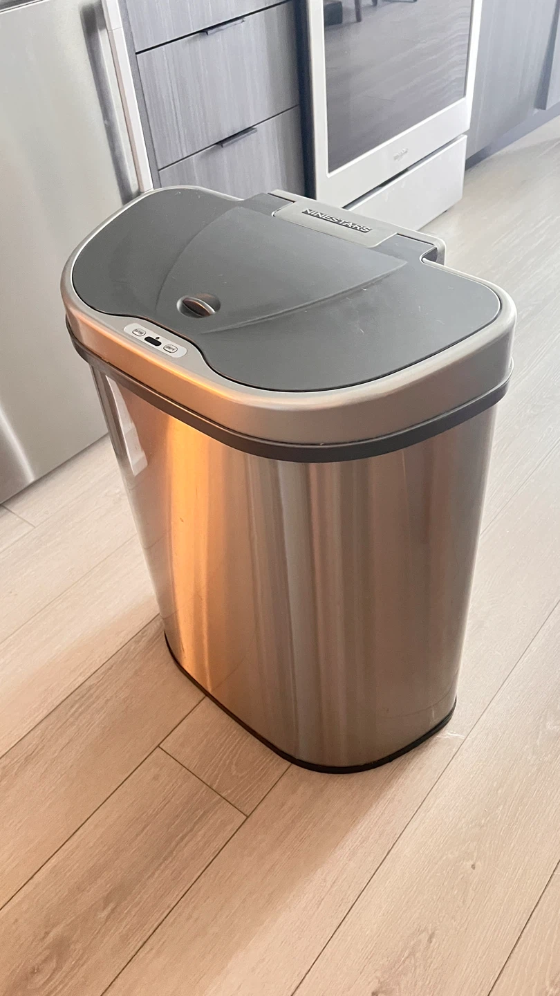 Nine Stars 18.5 Gallon Motion Sensor Recycling Bin