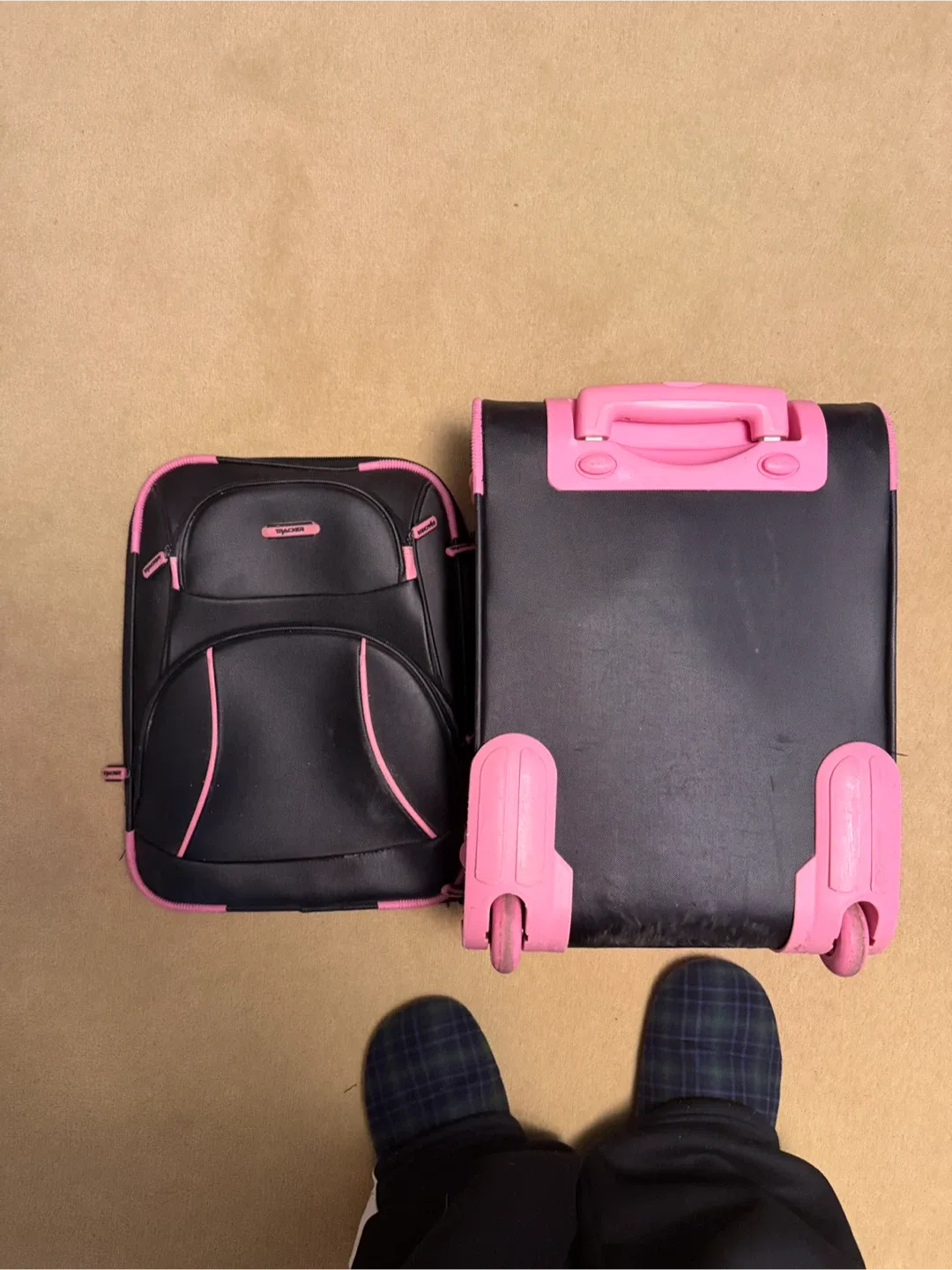 White Carry-On Luggage image indicator(4)