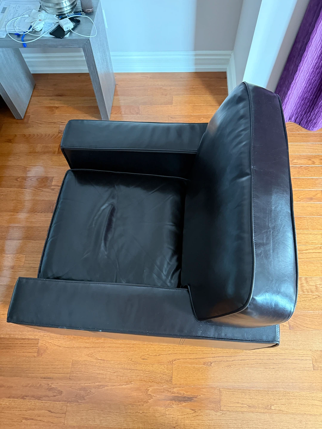 Black Armchair - photo 2