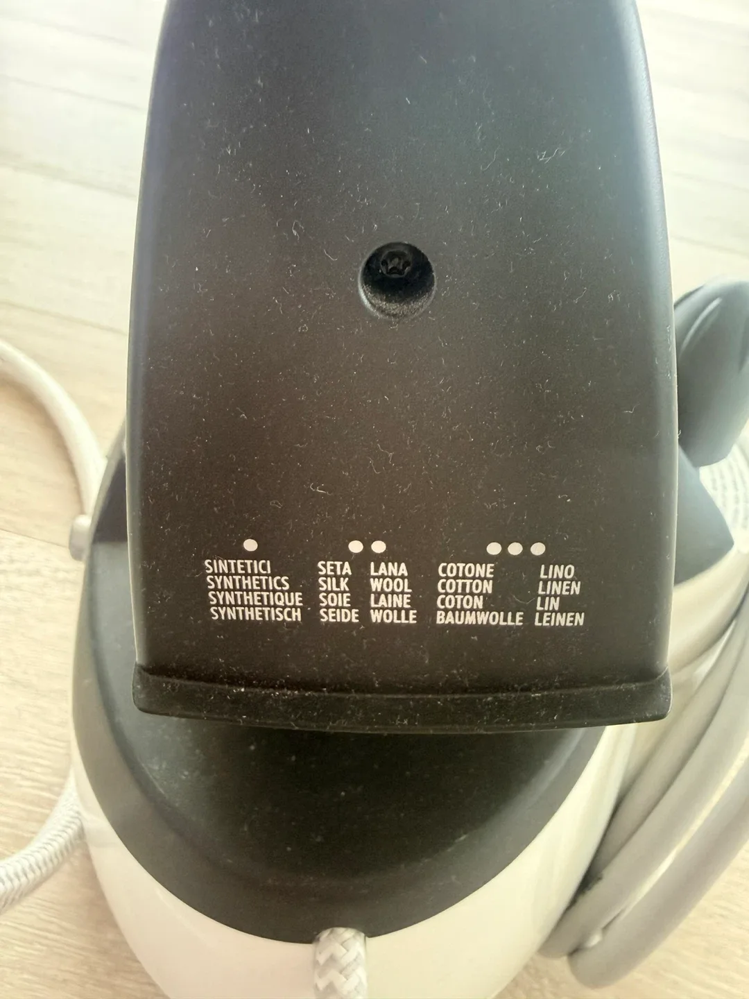 $10 Delonghi PRO300 Iron image indicator(6)