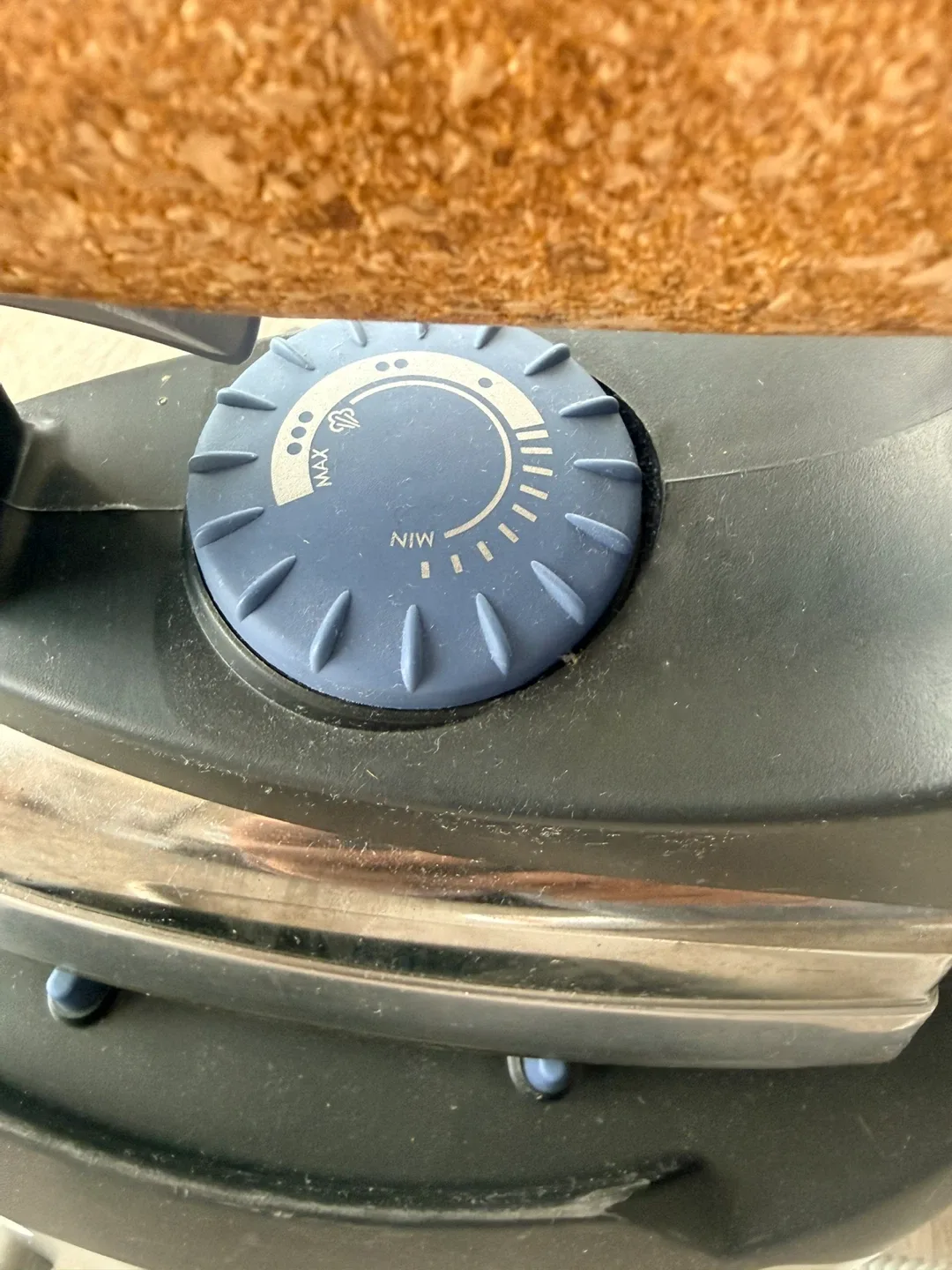 $10 Delonghi PRO300 Iron image indicator(5)