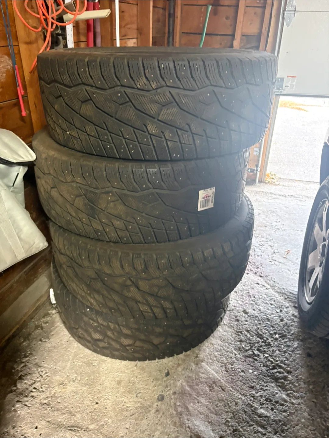 Venom Power Ice Hunter XT 33X12.50R20LT Tires - Set of 4