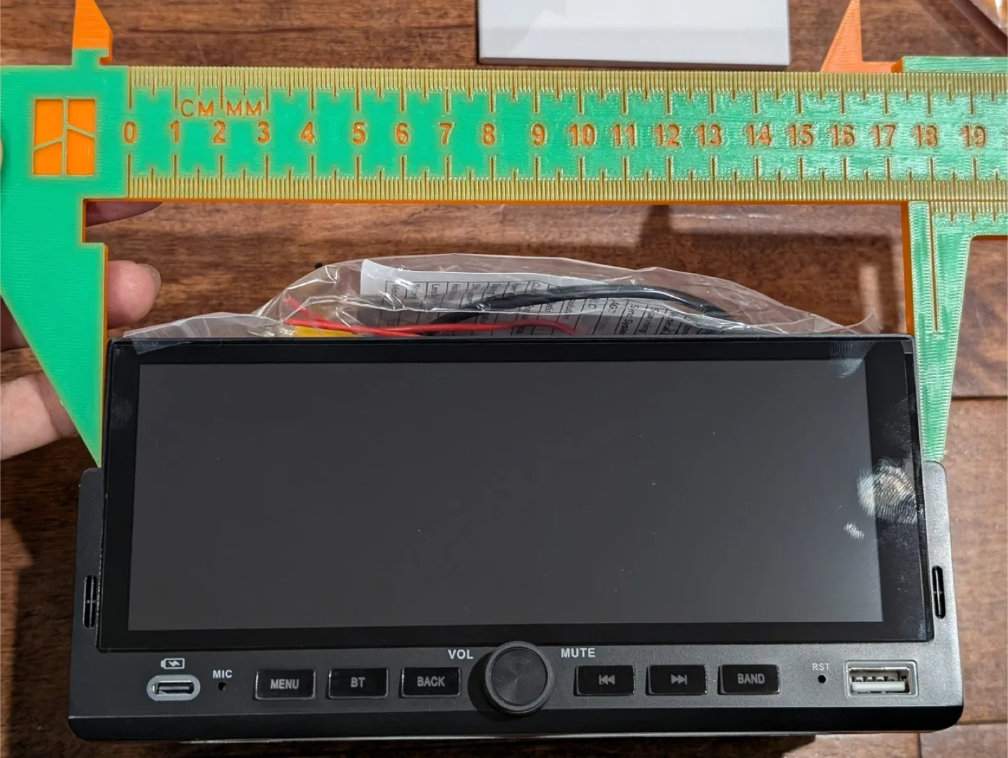 Car Stereo with Android Auto & CarPlay image indicator(2)