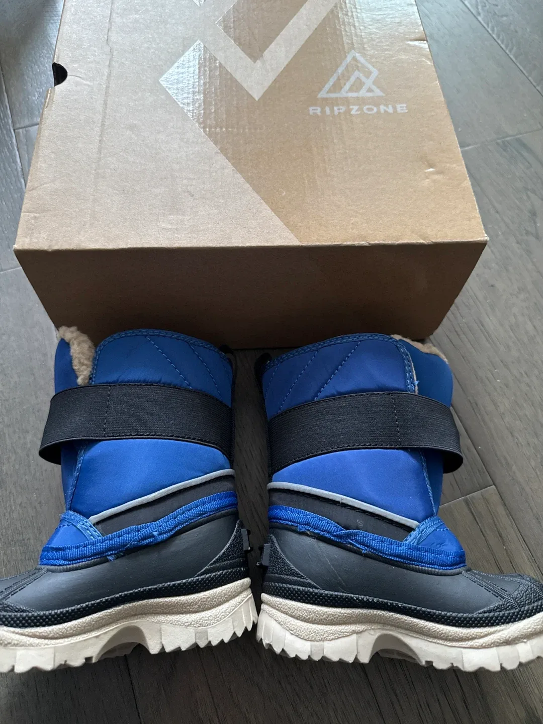 BNIB Ripzone Ember Boys Snow Boots - Size 5T image indicator(2)