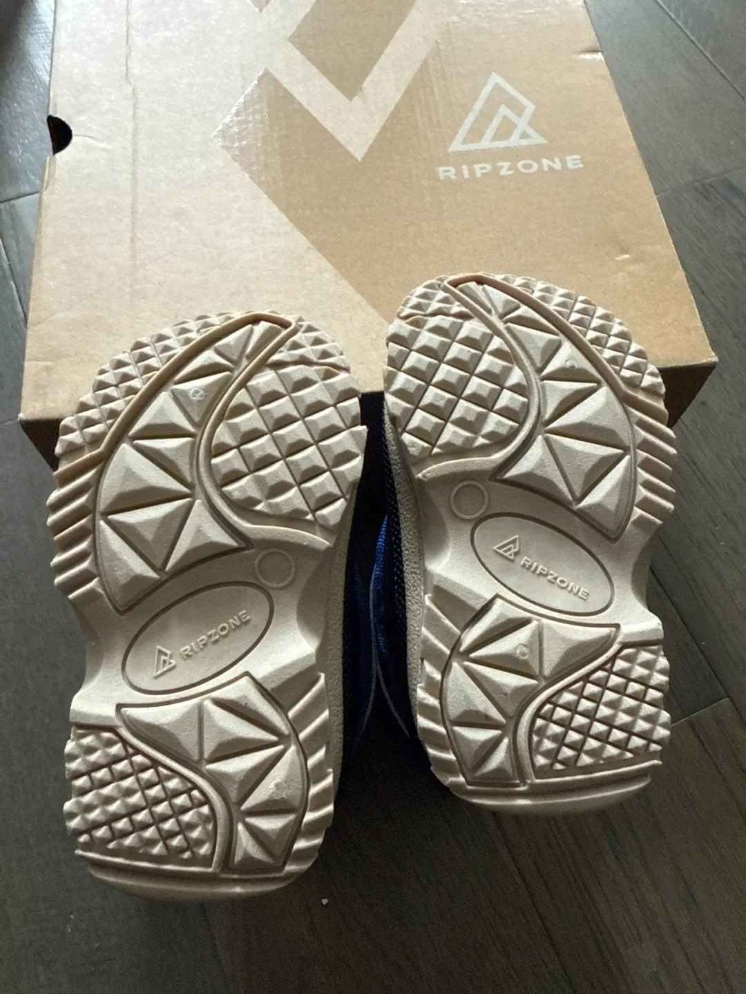 BNIB Ripzone Ember Boys Snow Boots - Size 5T image indicator(3)