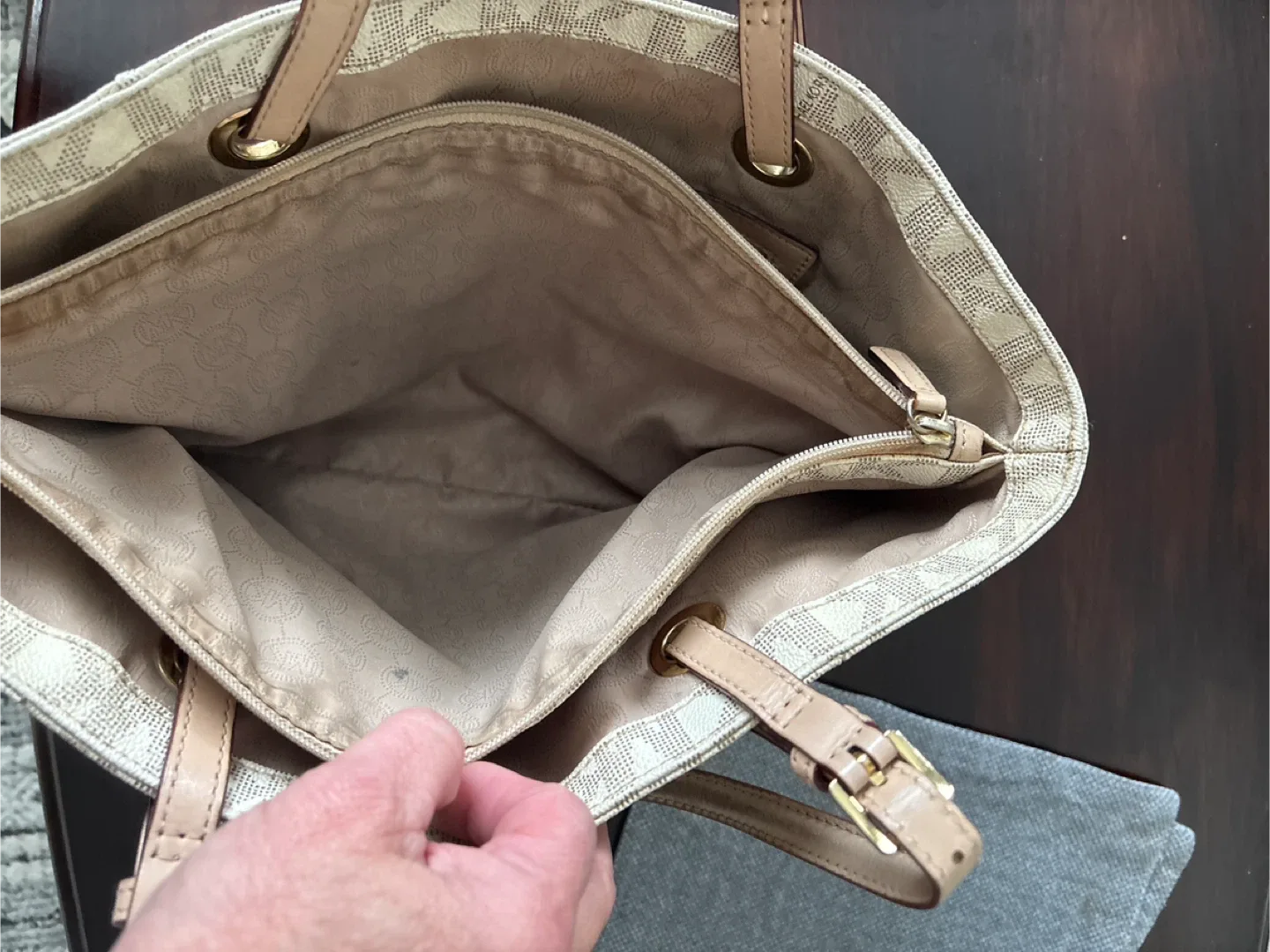 Michael Kors Tote Bag - Cream & Beige image indicator(5)