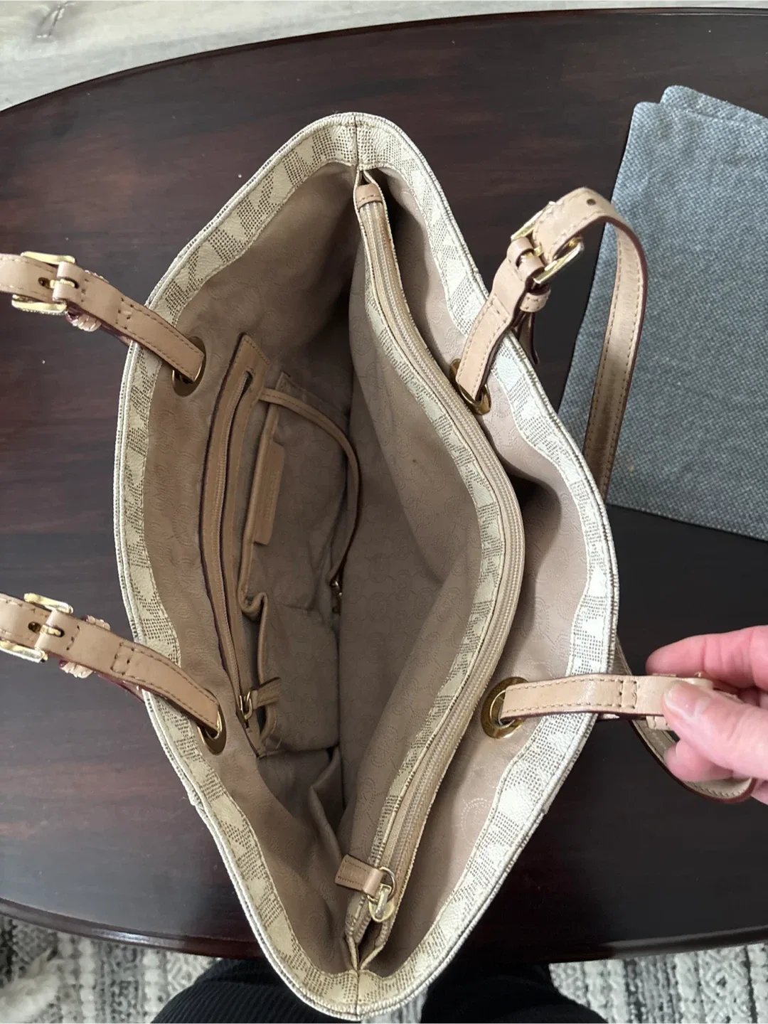 Michael Kors Tote Bag - Cream & Beige image indicator(4)