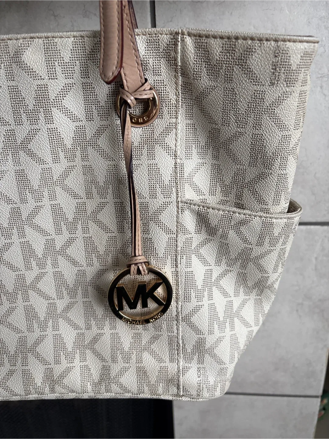 Michael Kors Tote Bag - Cream & Beige image indicator(2)