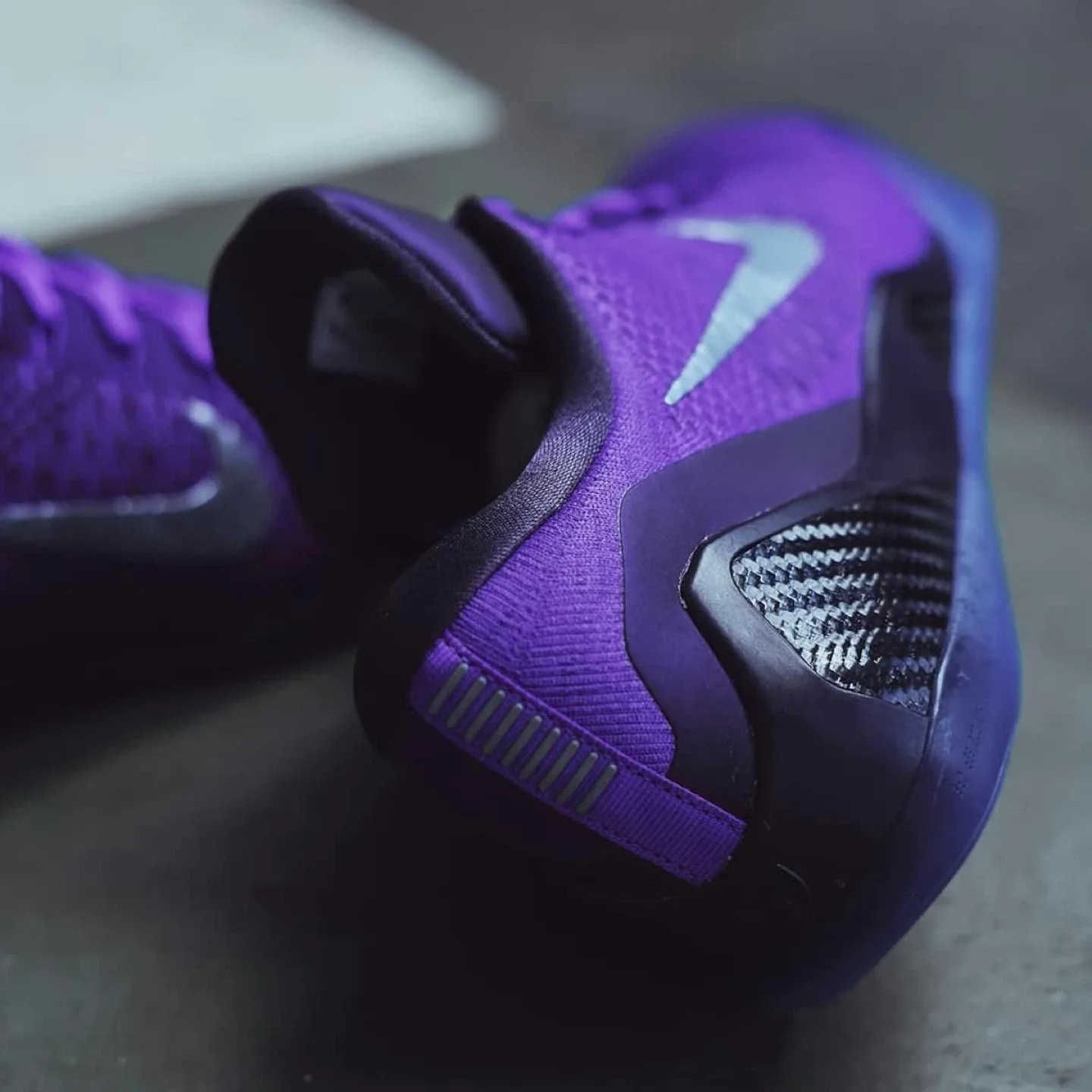 Nike Kobe 9 Elite Low Protro Moonwalker (2025) - Size 8.5M image indicator(4)