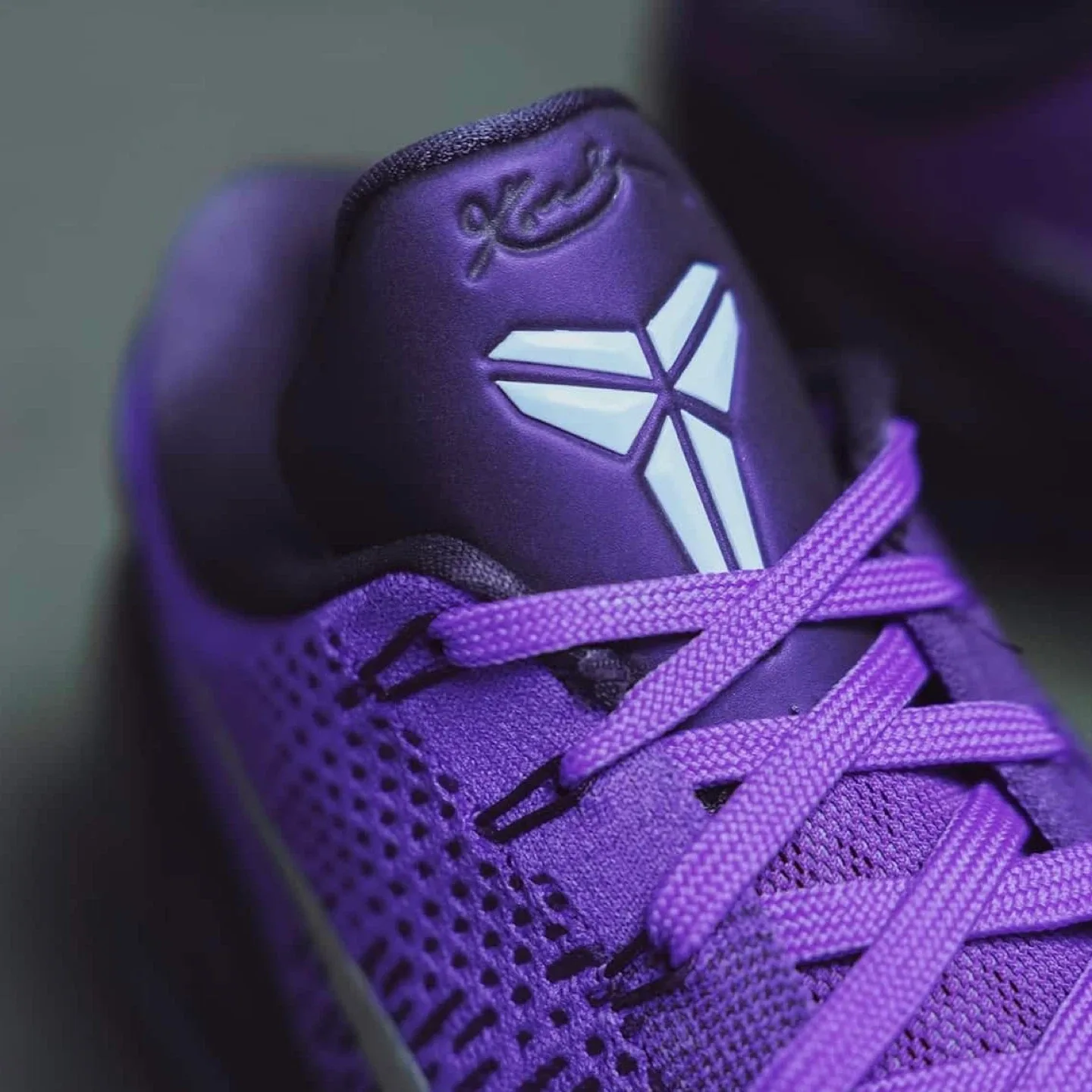 Nike Kobe 9 Elite Low Protro Moonwalker (2025) - Size 8.5M image indicator(5)