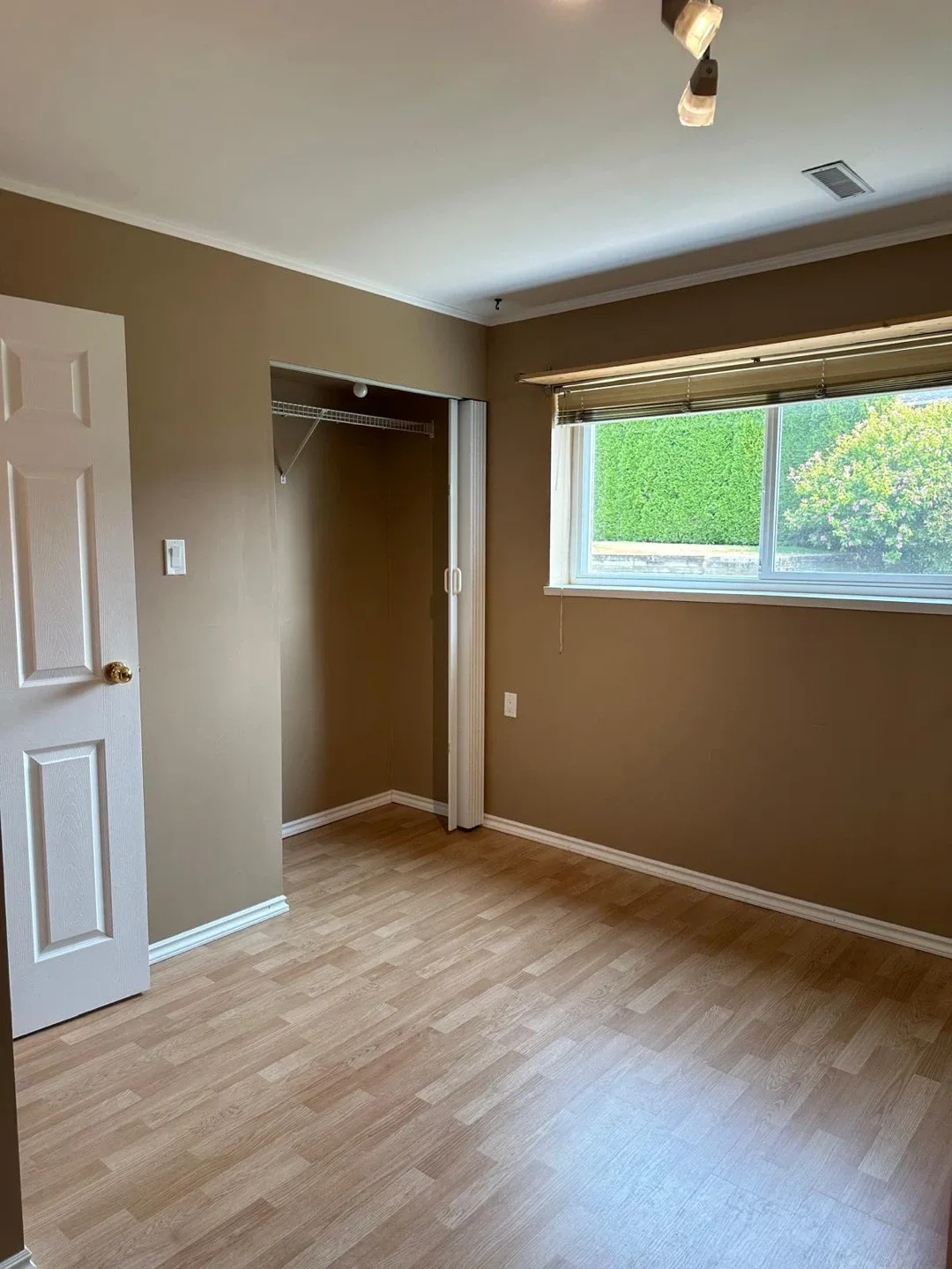 Ground floor 2 bedroom house on rent near ND school image indicator(8)