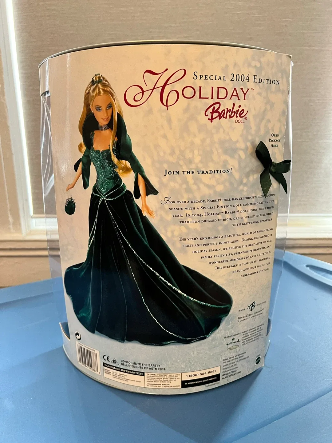 Holiday Barbie Special 2004 Edition Collector Doll image indicator(2)