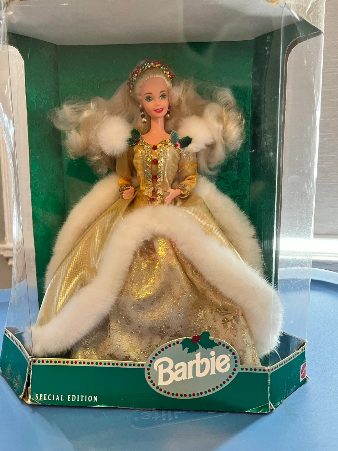 Happy Holidays Barbie Doll Special Edition image indicator(2)