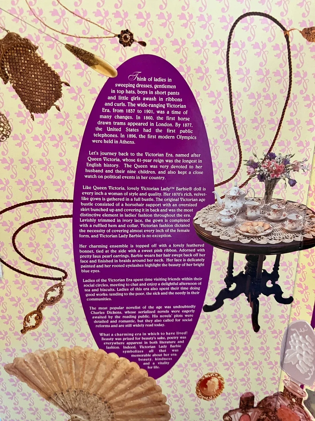 Victorian Lady Barbie Doll - Great Eras Collection image indicator(2)