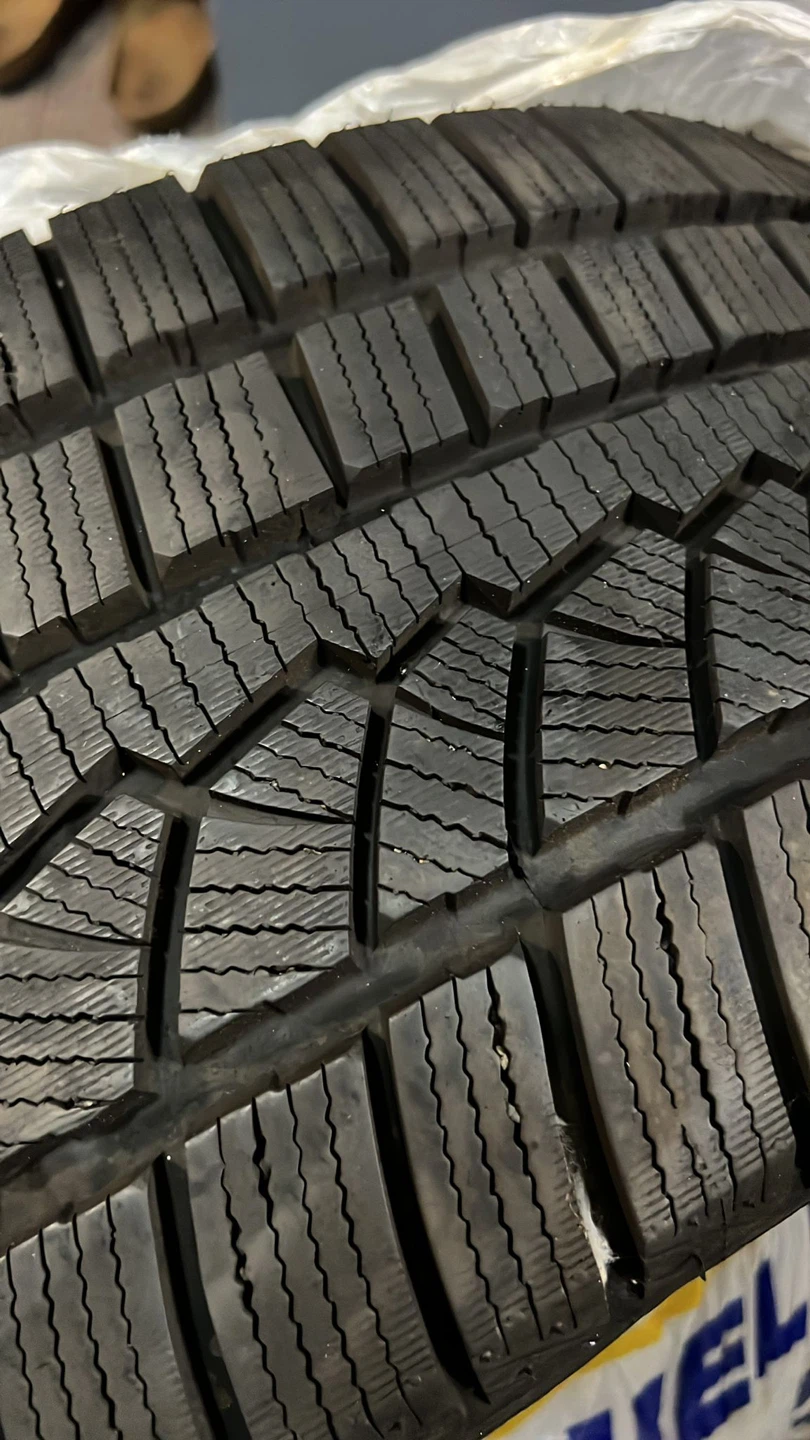 Set of 4 Winter Tires 225/45R17