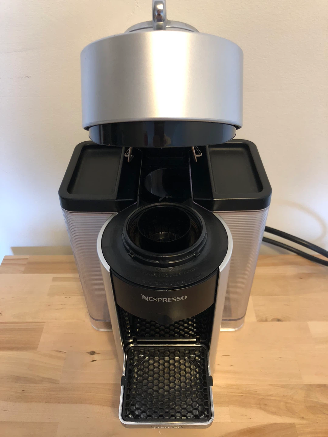 Nespresso Vertuo Next Coffee Machine - photo 2