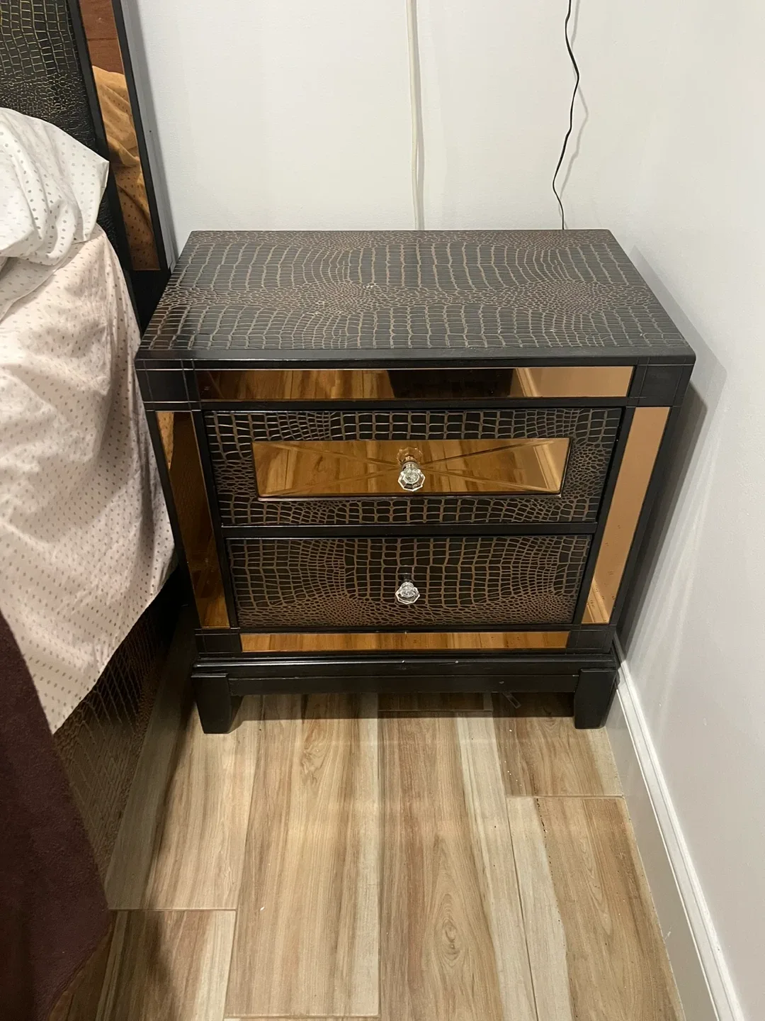 Bedroom Set - Dresser, Mirror, Nightstands, Headboard image indicator(3)