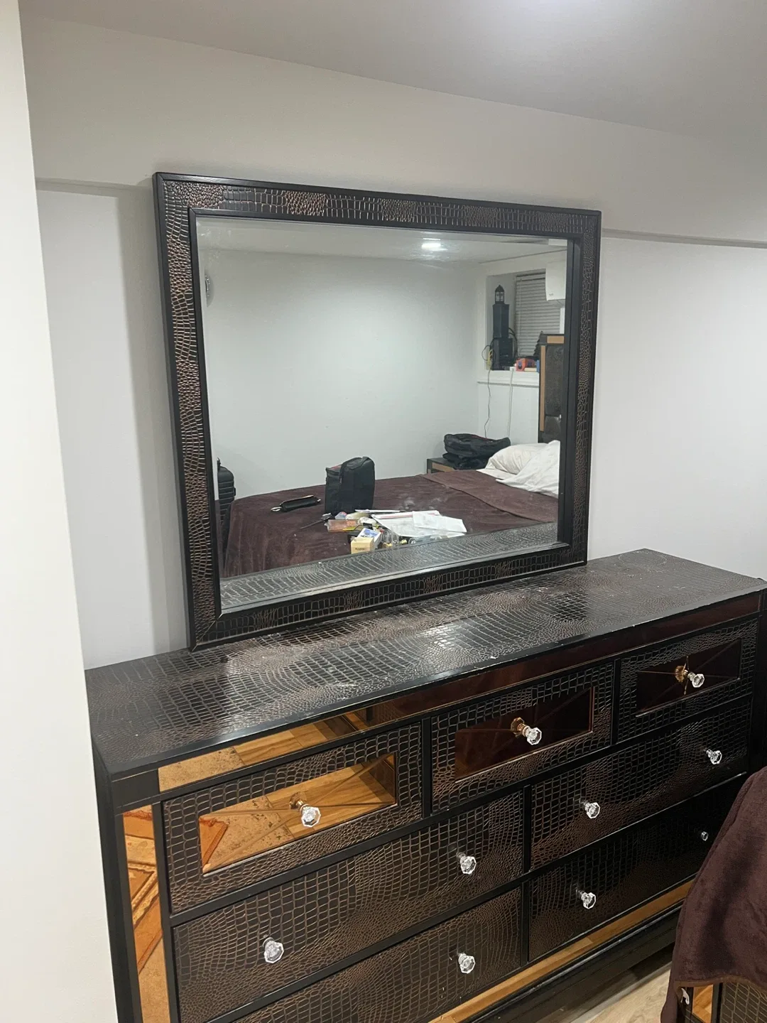 Bedroom Set - Dresser, Mirror, Nightstands, Headboard image indicator(2)