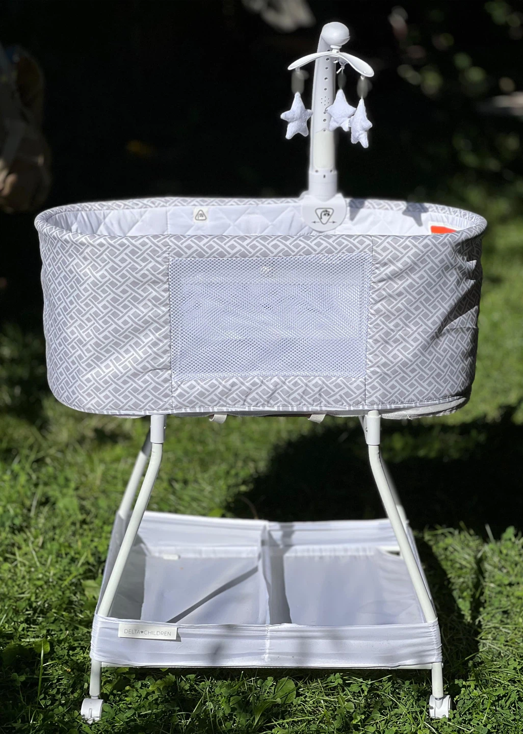 Delta Children Bassinet - photo 2