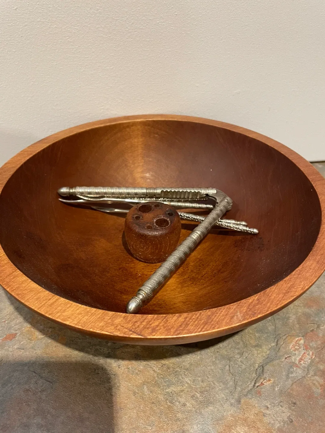 Baribocraft Nut Bowl with Tools image indicator(3)