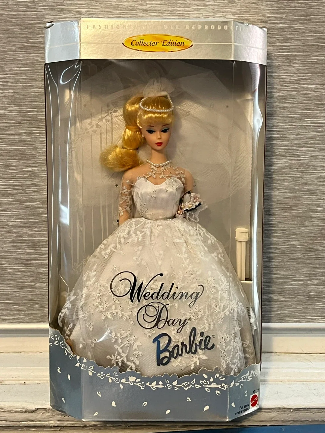 Wedding Day Barbie Doll - Collector Edition image indicator(2)