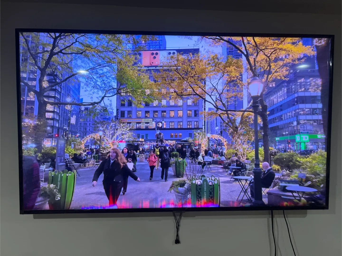 TV Samsung series 6 50’ inch image indicator(3)