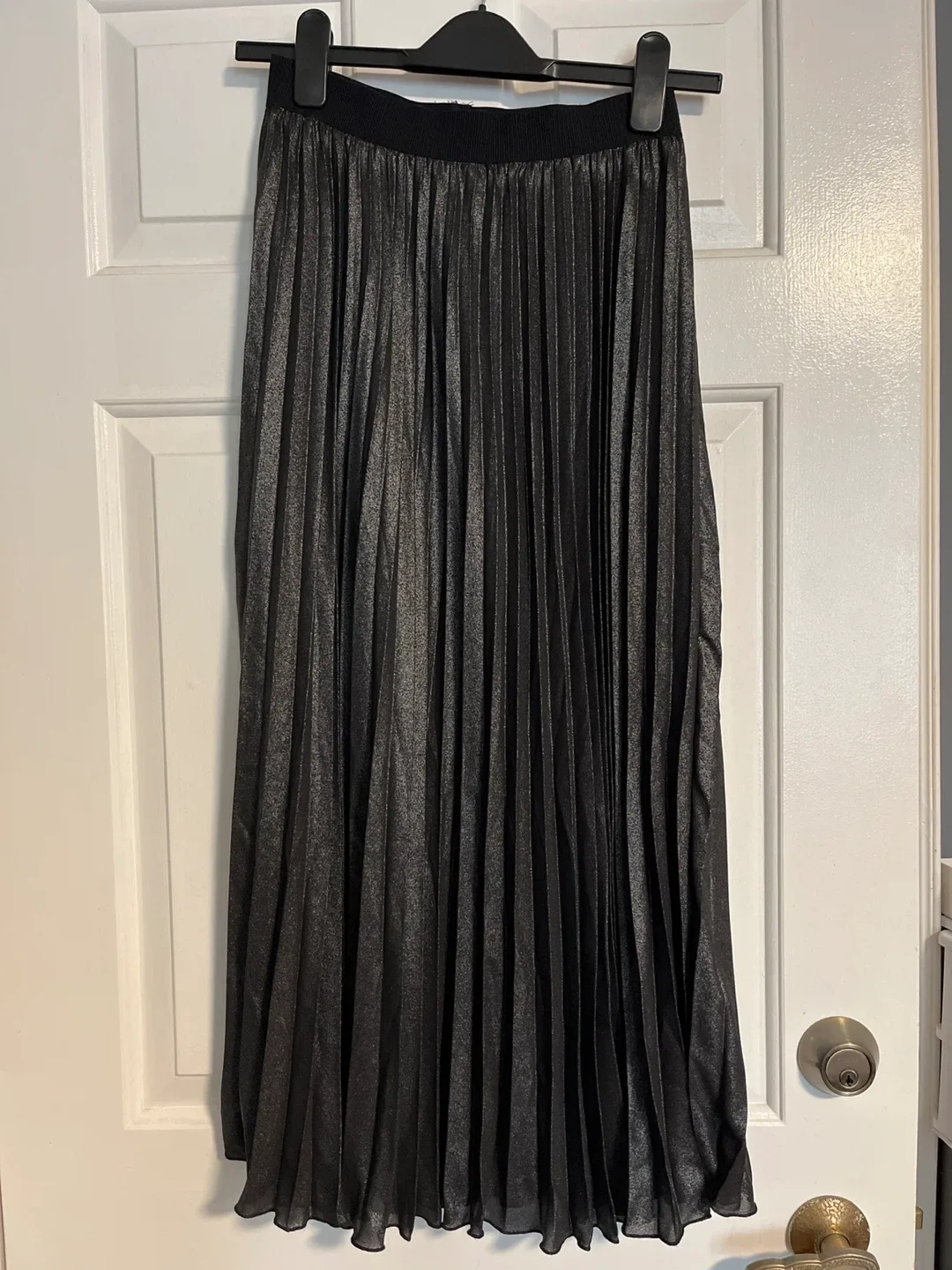 H&M pleated Skirt - Size 6 thumbnail