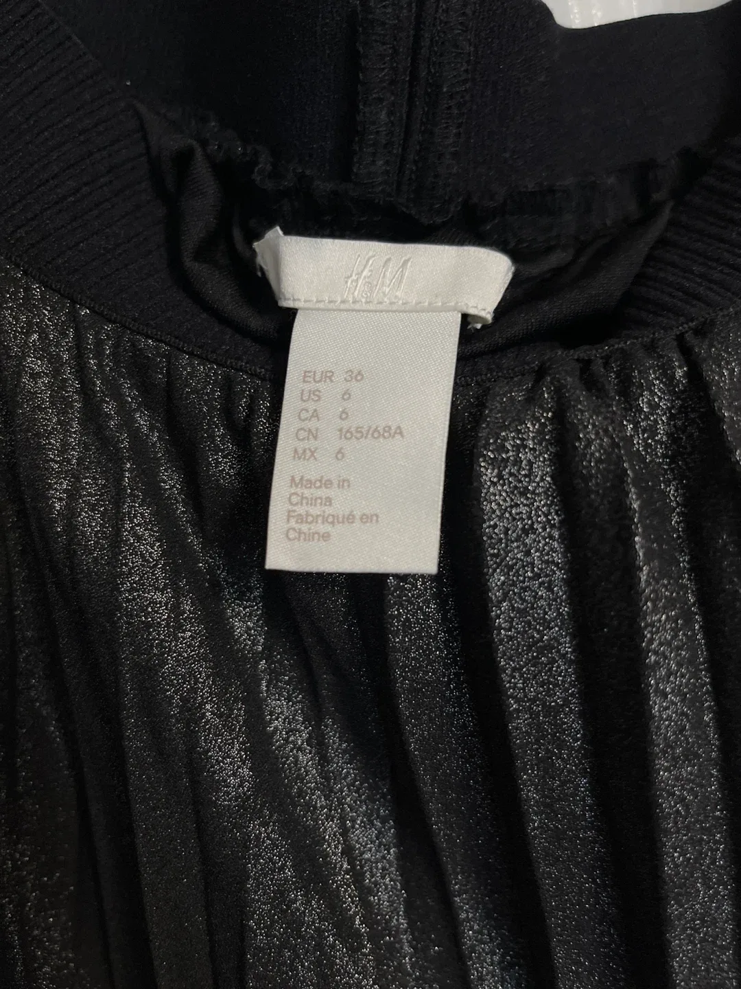 H&M pleated Skirt - Size 6 image indicator(3)
