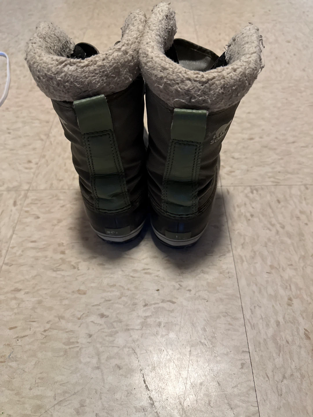 Sorel Green kids Winter Boots, Size 4 25$ - photo 3