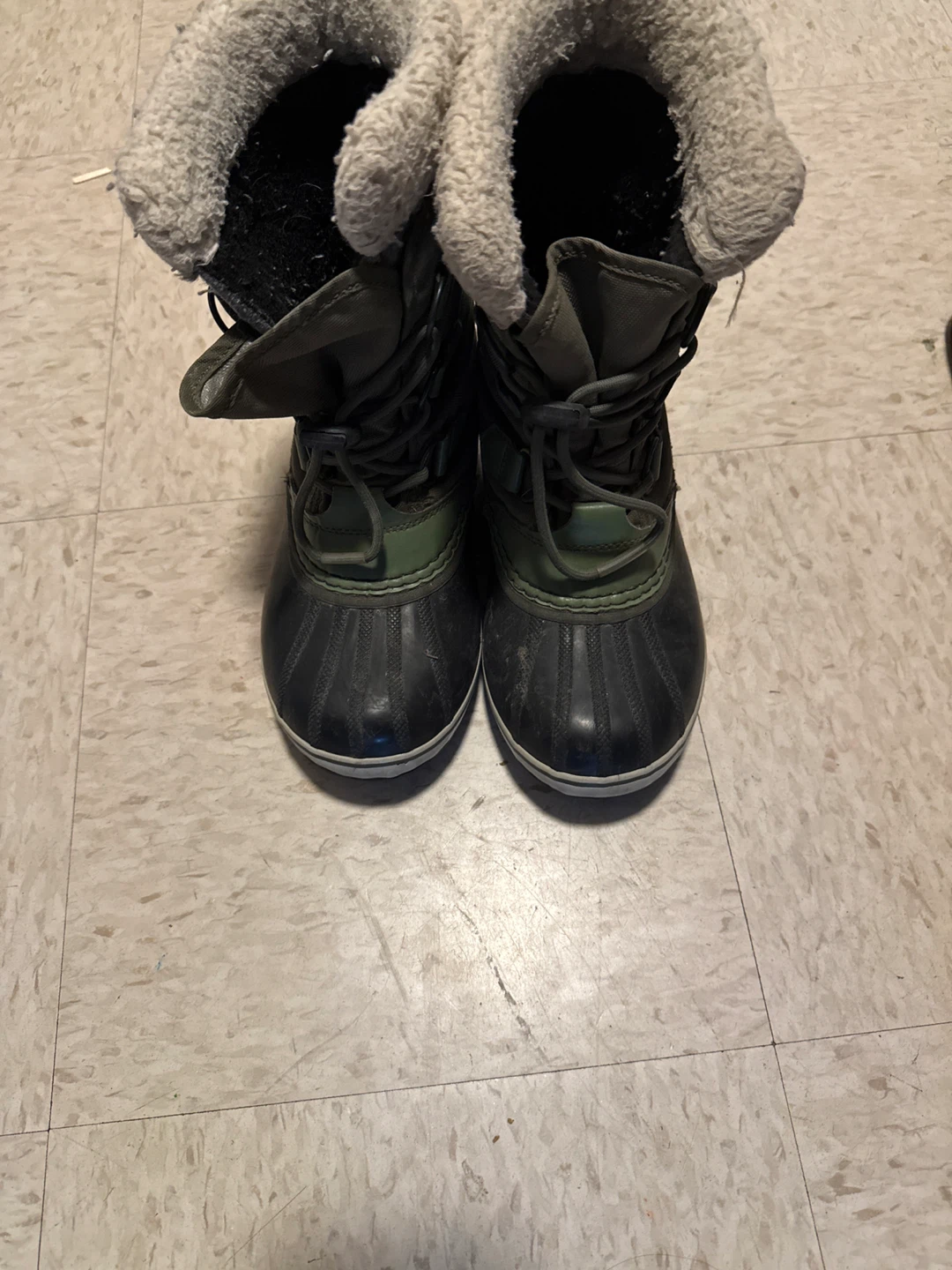 Sorel Green kids Winter Boots, Size 4 25$ - photo 2