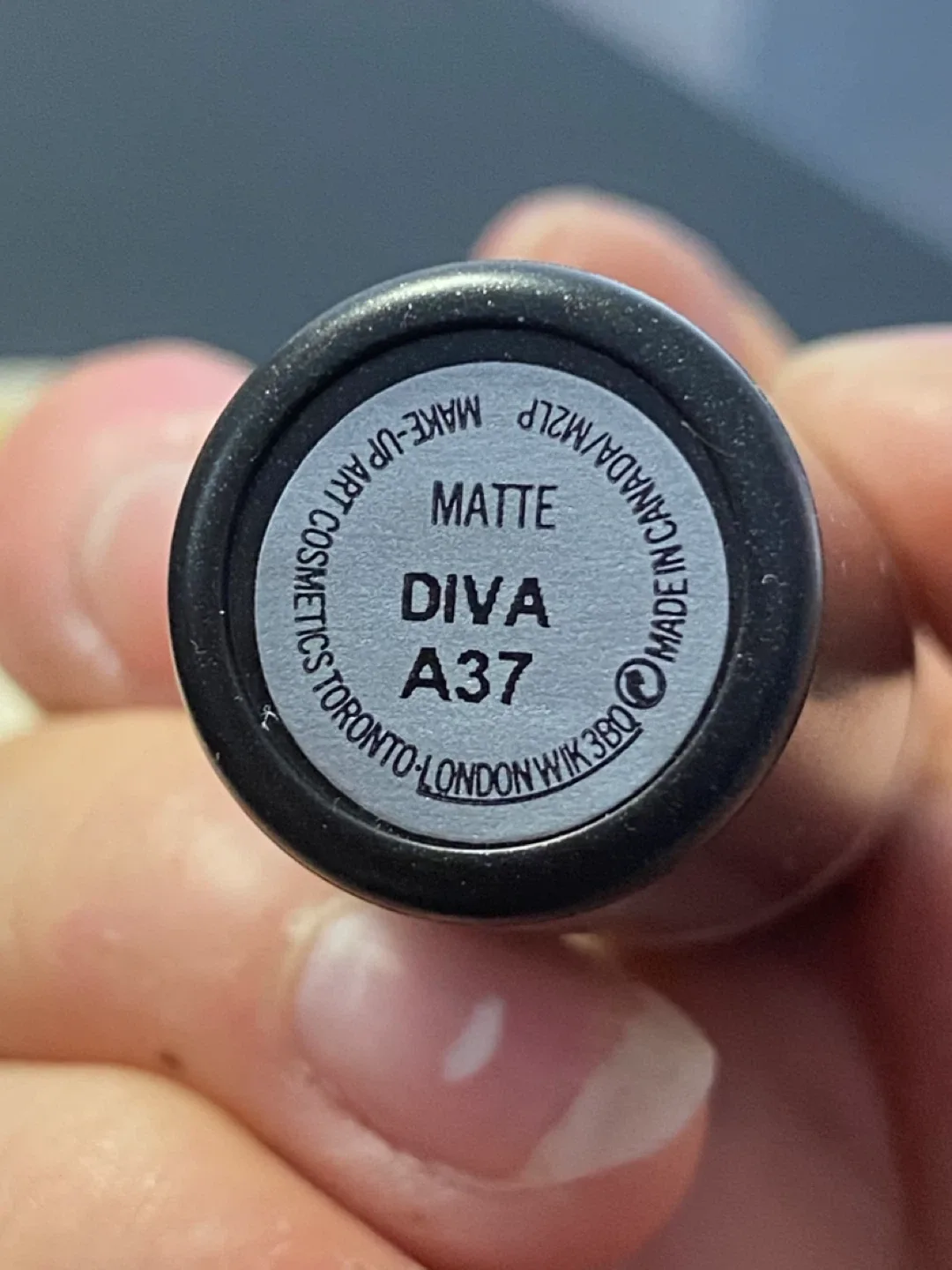 MAC Matte Lipstick - Diva image indicator(2)