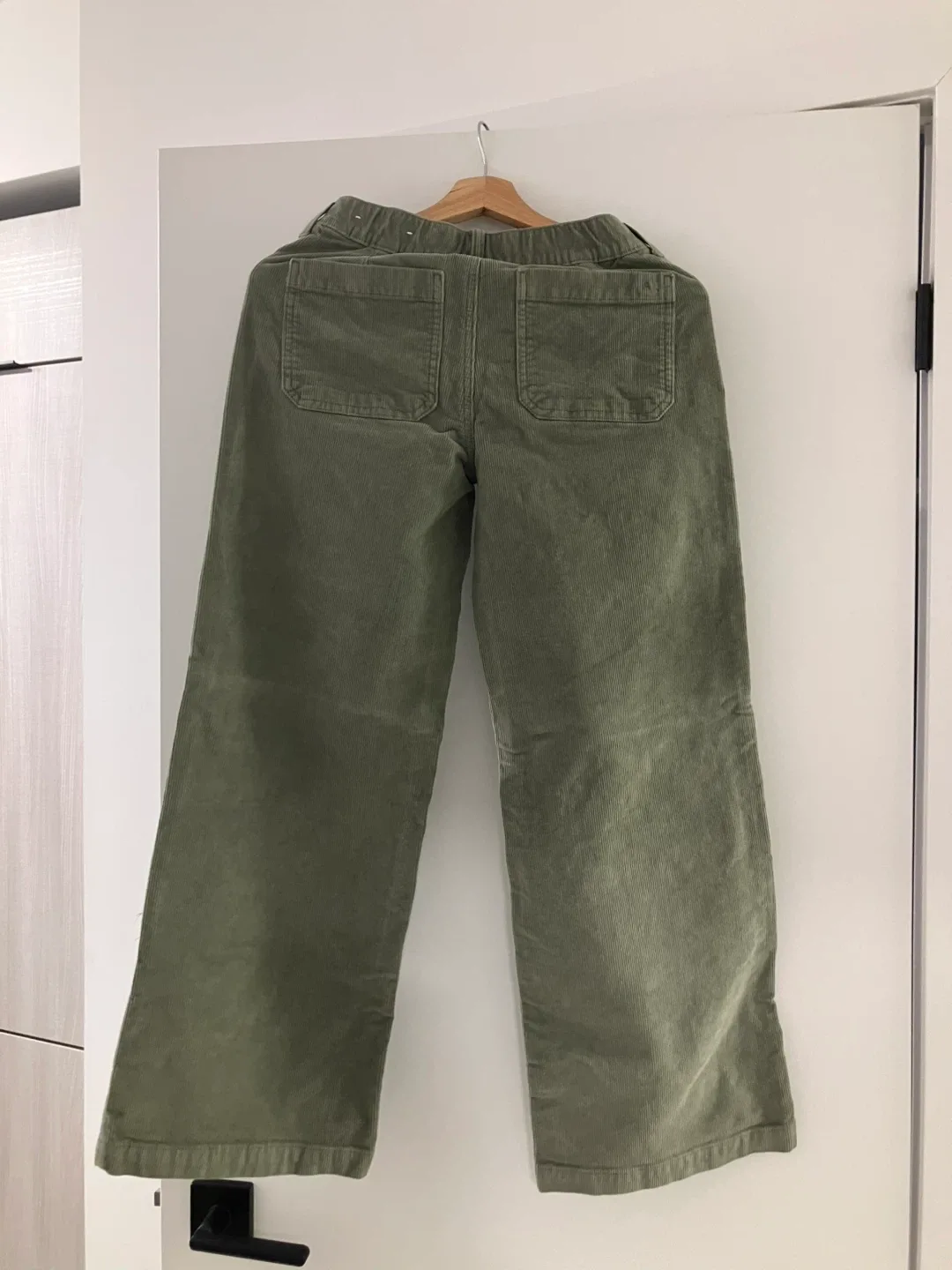 American Eagle Corduroy Pants - Size 00 image indicator(2)