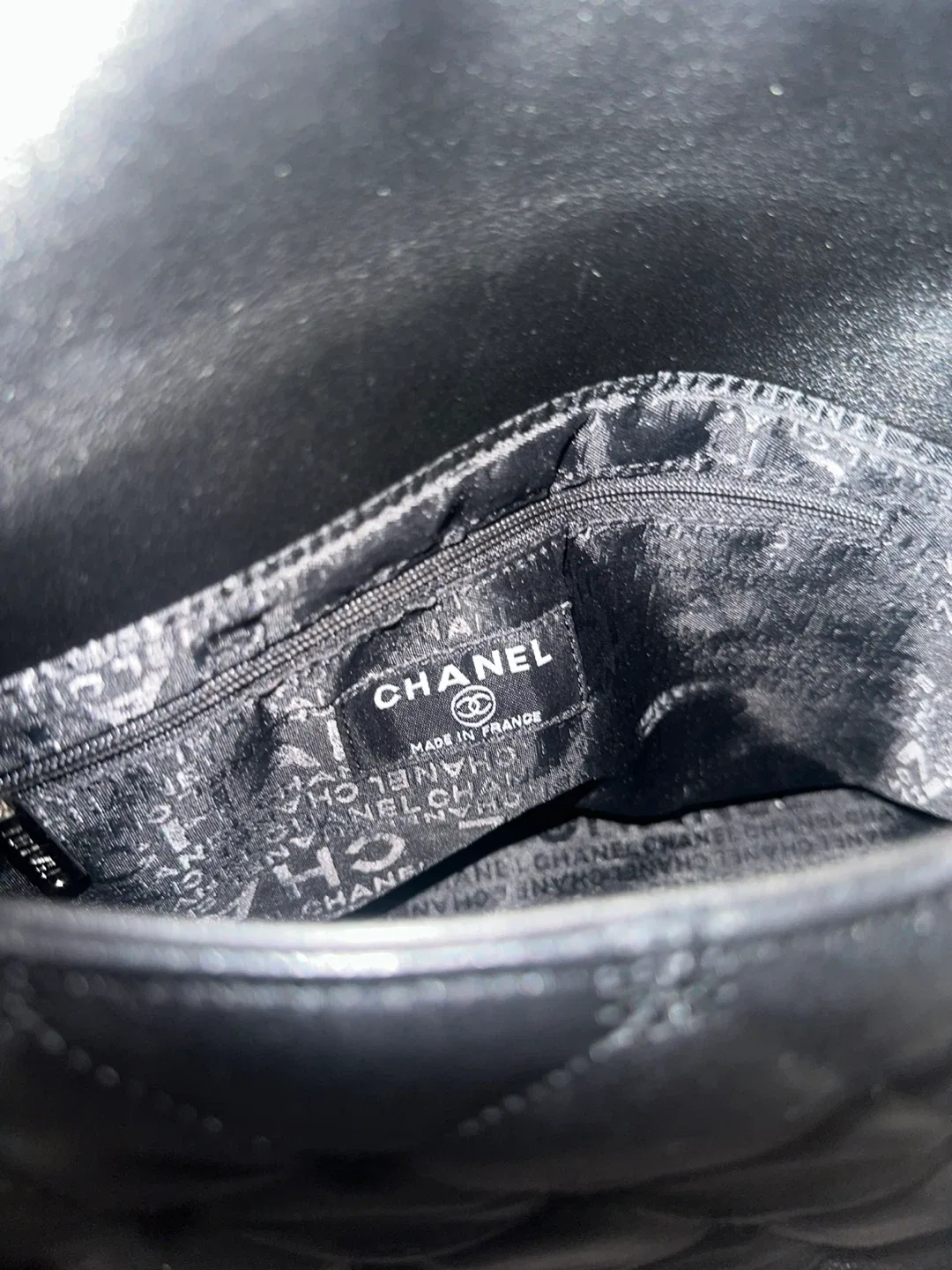 Chanel Black Quilted Leather Tote Bag image indicator(2)