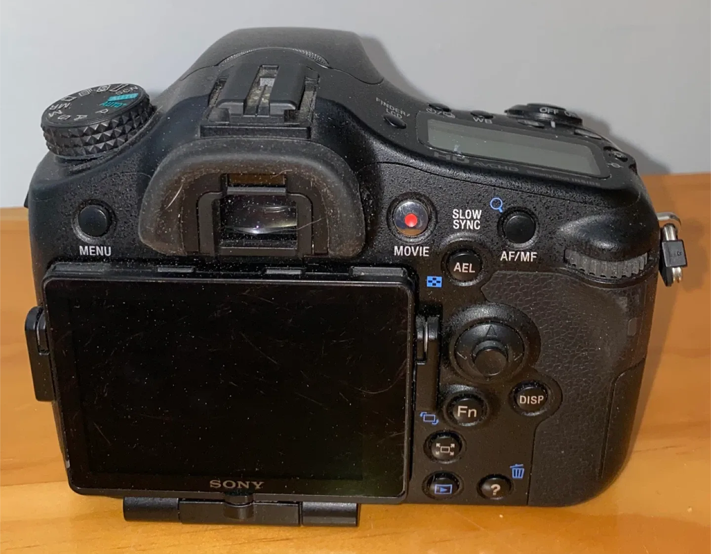 Sony Alpha a77 DSLR Camera with 18-55mm Lens image indicator(2)