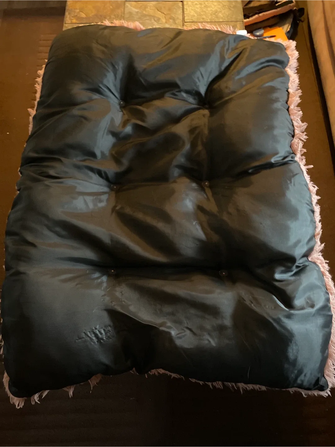 Pink Fluffy Pet Bed image indicator(2)