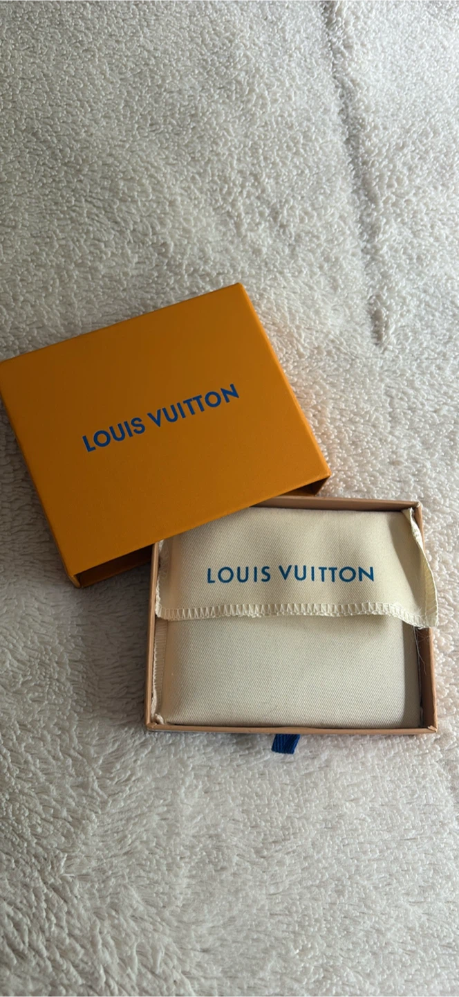 Louis Vuitton Wallet - photo 2