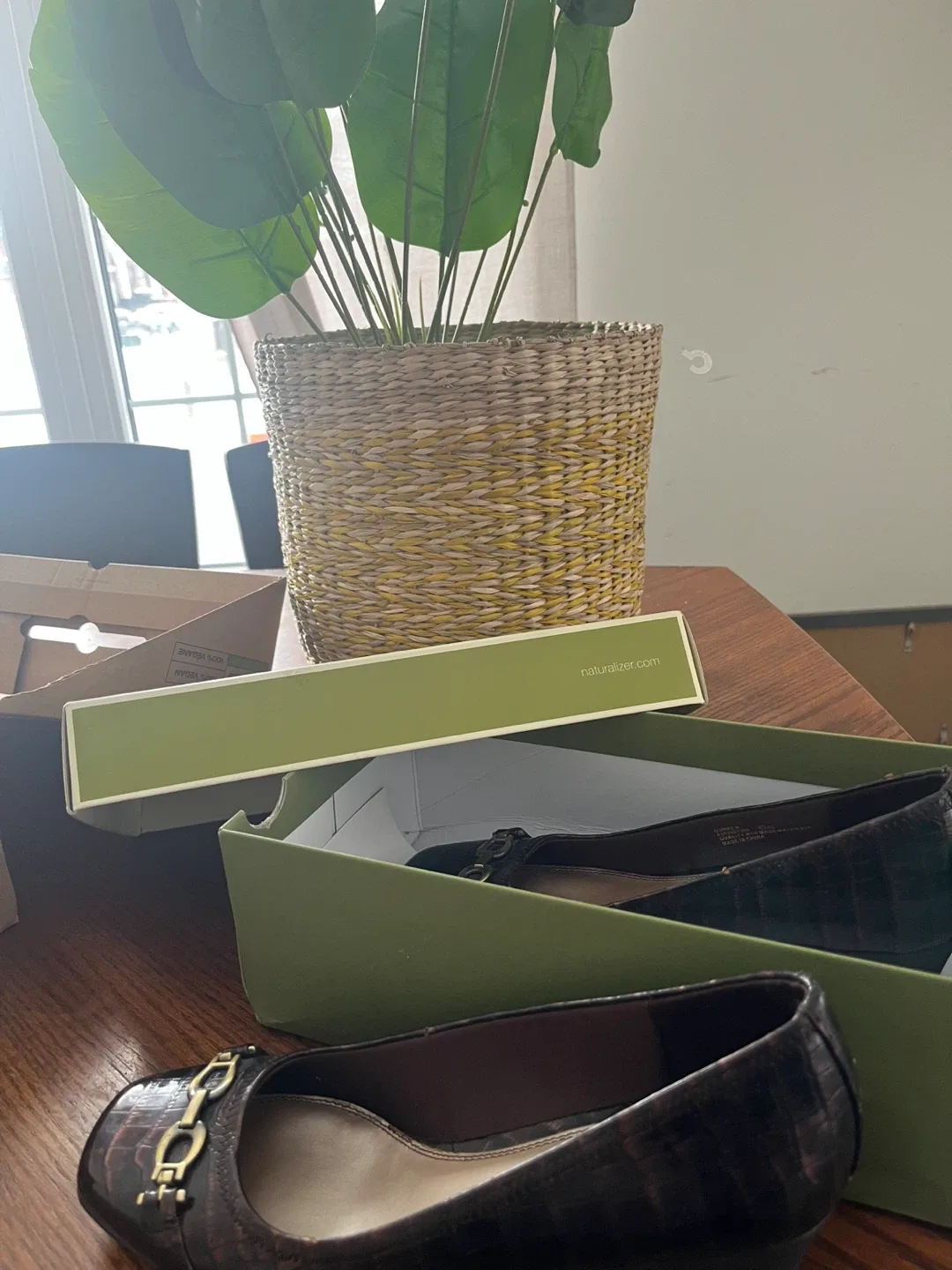 Naturalizer Brown Croc Embossed Pumps image indicator(2)