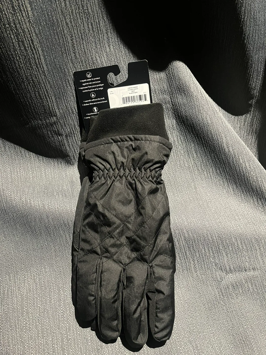 Isotoner Women's L/XL Black Gloves - New image indicator(2)