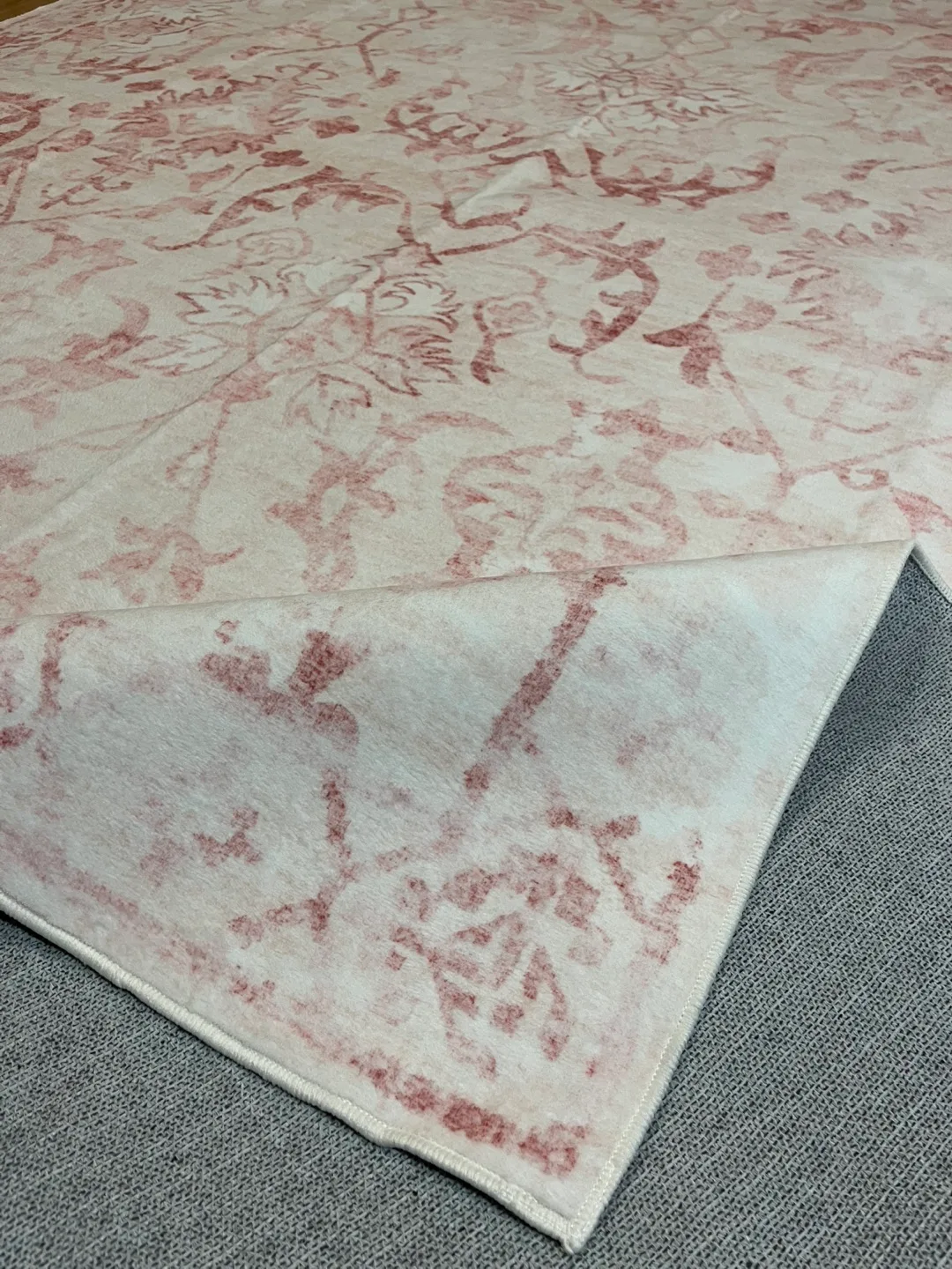 🍁Brand New 6x9ft Distressed Pink Area Rug image indicator(2)